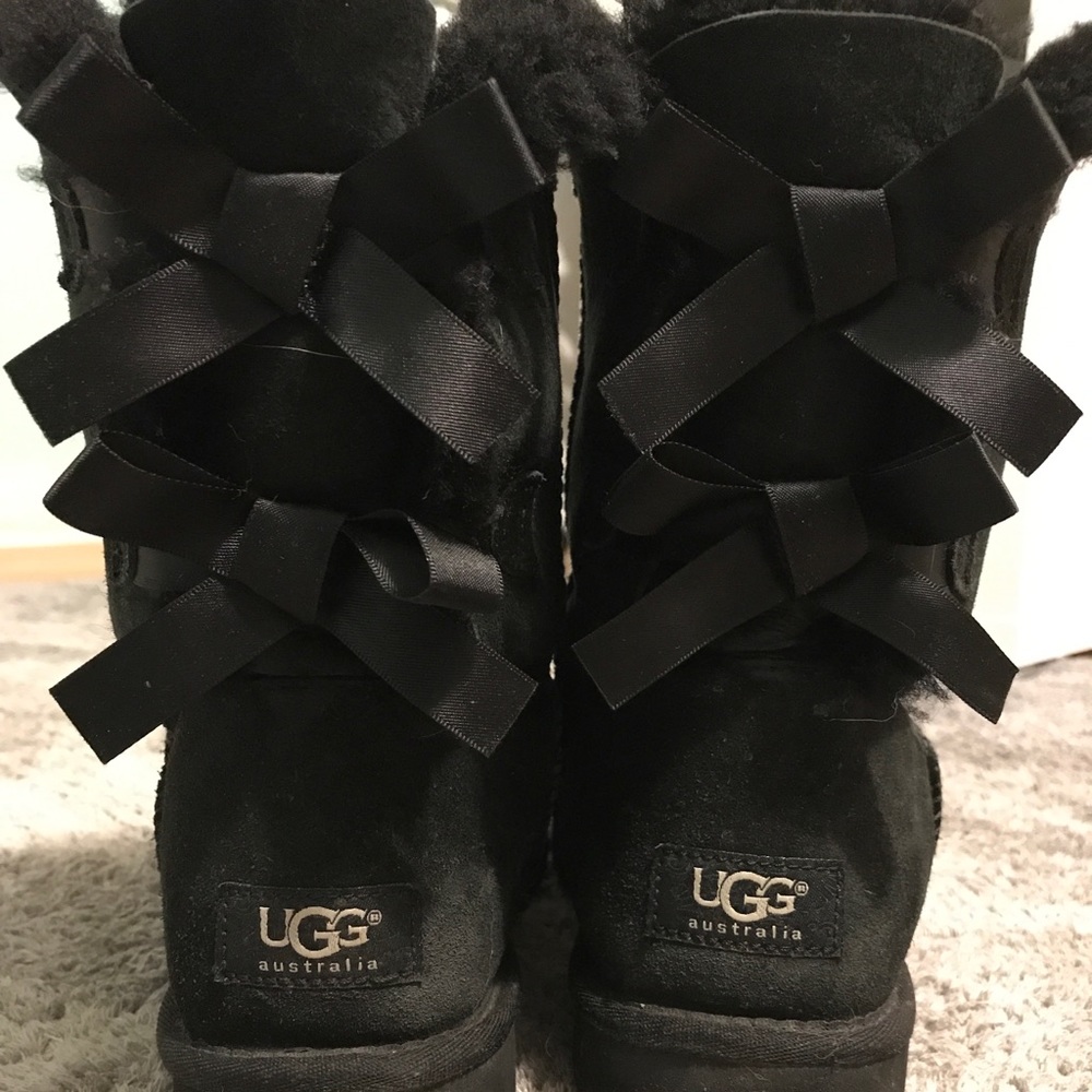 Ugg Australia Bailey Bows Size 8